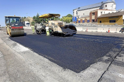 Obras de conservación de carreteras realizadas a la altura de Simancas.-P. Requejo