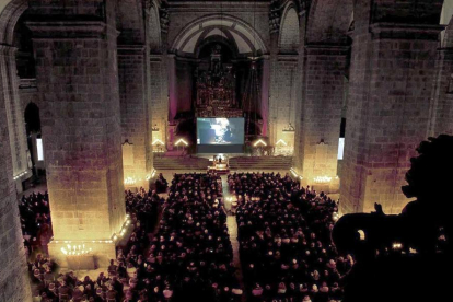 Aspecto que mostraba la Catedral de Valladolid iluminada por las velas en la edición del pasado año.-EL MUNDO