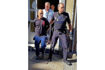 La Policía Nacional detiene en León al preso huido, Santiago Izquierdo.-ICAL