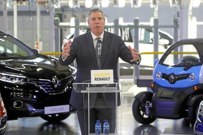 José Vicente de los Mozos, ayer en la fábrica de Renault en Valladolid.-J. M. LOSTAU