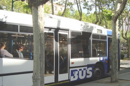 Autobús urbano de Valladolid.-EUROPA PRESS