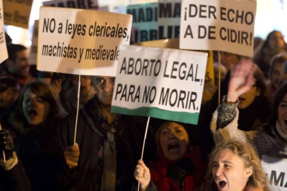 Protesta en Madrid contra la contrarreforma del aborto, el 20 de diciembre.-Foto: AFP / JAVIER SORIANO