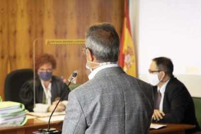 Juicio contra el ex alcalde de Íscar, Alejandro García Sanz, por el caso de la plaza de toros. - Photogenic/José C. Castillo.