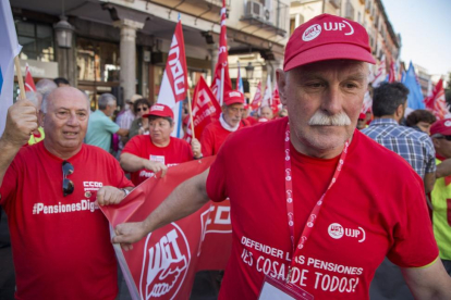 Las marchas 'Por las pensiones dignas' procedentes de Galicia y de Asturias y León, llegan a Valladolid-EDUARDO MARGARETO / ICAL