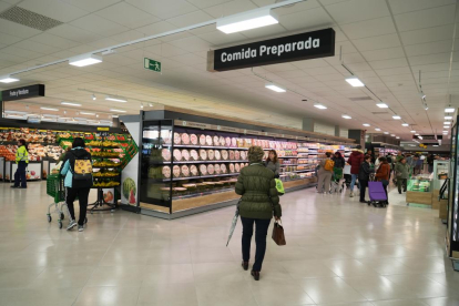 Interior del nuevo Mercadona en Las Delicias. -J.M. LOSTAU