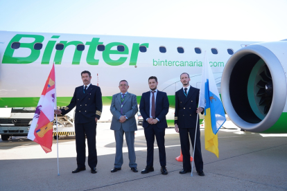 Primer vuelo de Binter entre Canarias y Valladolid. / ICAL