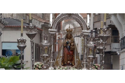 Procesión y misa en Valladolid en honor a la Virgen de San Lorenzo. Photogenic