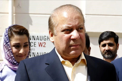 El exprimer ministro paquistaní Nawaz Sharif, en Londres este viernes.-TOLGA AKMEN