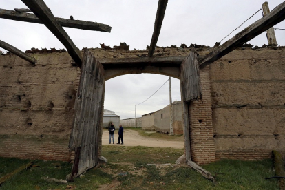 Pueblo abandonado de Villar de Matacabras (Ávila). - ICAL.
