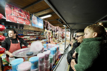 Mercado Artesanal Navideño de Valladolid 2023.- PHOTOGENIC