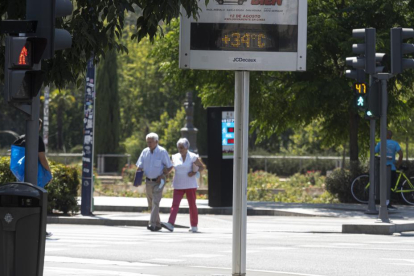 Un termómetro en Valladolid. Imagen de archivo.- PHOTOGENIC