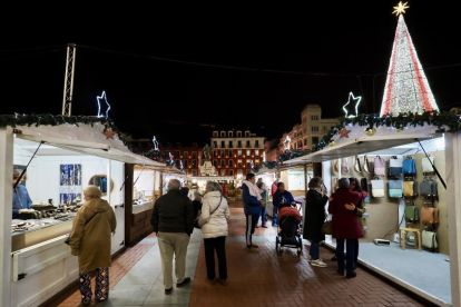 Mercado Artesanal Navideño de Valladolid 2023.- PHOTOGENIC