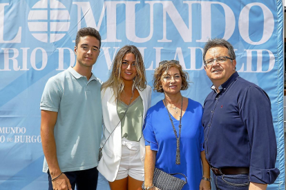 Alejandro de Juan, Beatriz Albuena, Isabel Valenciano y Julián de Juan (El Mundo).