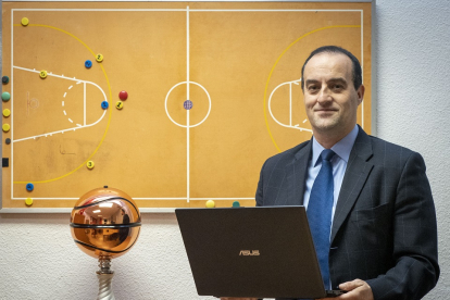 Pepe Catalina, director deportivo del UEMC Real Valladolid Baloncesto. / M. A. SANTOS