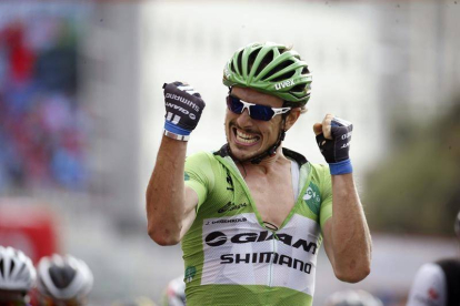 El alemán John Degenkolb (Giant Shimano) vence al esprint la decimoséptima etapa de la Vuelta Ciclista a España-Foto: EFE / JAVIER LIZÓN