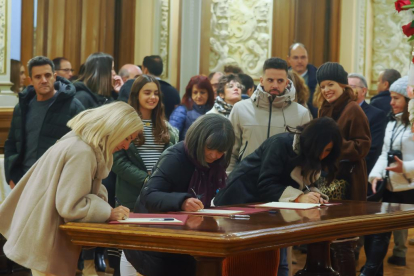 El Ayuntamiento de Valladolid abre sus puertas con varios libros de condolencias por la muerte de Concha Velasco. -PHOTOGENIC