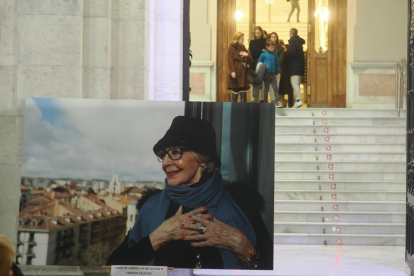 El Ayuntamiento de Valladolid abre sus puertas con varios libros de condolencias por la muerte de Concha Velasco. -PHOTOGENIC