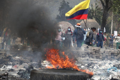 Quito amanece devastada por la huella de las protestas por ajustes económicos-EFE