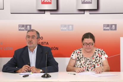 La Comisión Gestora del PSCyL proclama oficialmente las candidaturas a la Secretaría General del partido. En la imagen, Jesús Quijano, y Peña Jaén-Ical