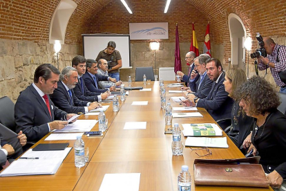 Reunión del Consejo de Administración de la Sociedad Valladolid Alta Velocidad ayer en la sede de la ciudad vallisoletana.-J.M.LOSTAU