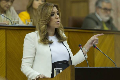 La candidata socialista para presidir la Junta de Andalucía, Susana Díaz, este martes, en el Parlamento autonómico.-Foto: EFE/ JULIO MUÑOZ