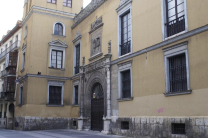 Fachada del Palacio Arzobispal de Valladolid en una imagen de archivo - E.M.