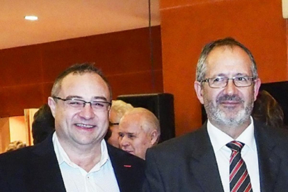 Los socialistas Julio César Fernández  y Joaquín Llamas.