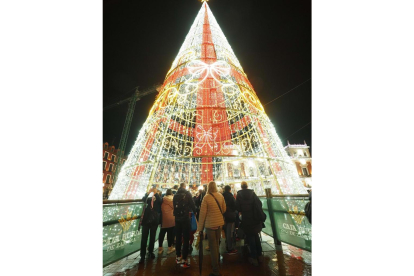Encendido de las luces de Navidad en Valladolid.- PHOTOGENIC