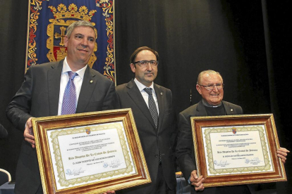 Palencia nombra Hijos adoptivos a Nicolás Castellanos y José Vicente de los Mozos en febrero de 2015. - ICAL