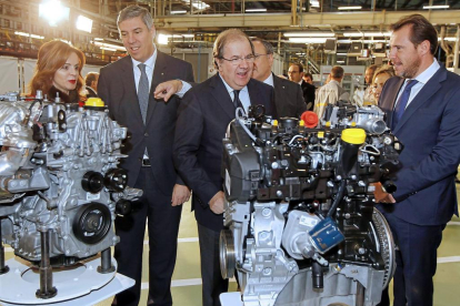 Celebración de los 50 años Renault. Herrera con De Los Mozos y Óscar Puente en noviembre de 2015. - LOSTAU
