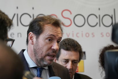 El alcalde, Óscar Puente, inaugura el IV Foro de Servicios Sociales. ICAL