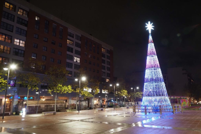 Encendido de las luces de Navidad en  la plaza Marcos Fernández de Valladolid.- PHOTOGENIC