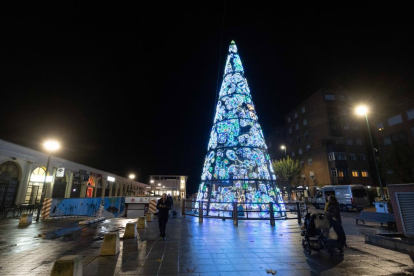 Encendido de las luces de Navidad en  la plaza Alberto Fernández de Valladolid.- PHOTOGENIC