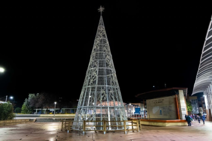 Encendido de las luces de Navidad en  la plaza de la Solidaridad de Valladolid.- PHOTOGENIC