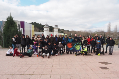 Concentración sobre patines en Valladolid por Paloma e India. PHOTOGENIC