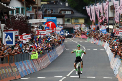 Pierre Rolland triunfa en el Giro.-LUK BENIES / AFP