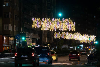 Encendido de las luces de Navidad en  la avenida de Palencia de Valladolid.- PHOTOGENIC