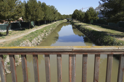 Canal del Duero desde la calle peña Vieja. J. M. LOSTAU