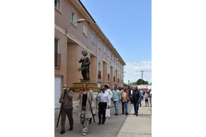 Procesión de San Isidro por las calles de Cigales.- E. M.
