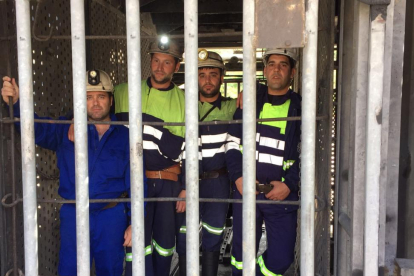 Mineros encerrados en La Hullera desde el 13 de junio.-E. M.