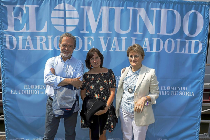 Manuel Saravia, María Sánchez y Rosalba Fonteriz (Toma la Palabra).