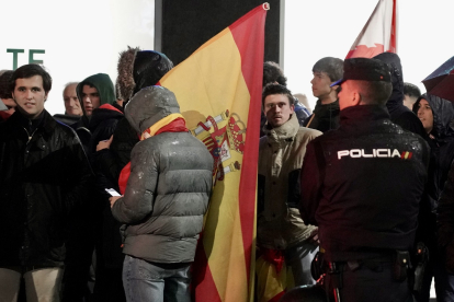 Quinto día de concentración en la sede del PSOE de Valladolid contra la amnistía.-ICAL