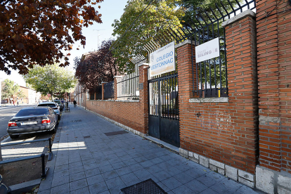 Colegio Lestonnac en la calle Cigüeña. J. M. LOSTAU