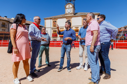 El secretario general del PSCyL y portavoz en las Cortes, Luis Tudanca en las fiestas patronales de Segovia. - ICAL