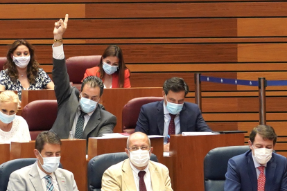 Votación en el Pleno de las Cortes.- ICAL.