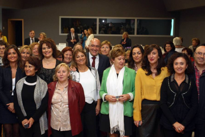 El presidente de la Diputación de Valladolid, Jesús Julio Carnero, preside un homenaje a alcaldesas y concejalas de la provincia, con motivo del Día de la Mujer Rural-Ical