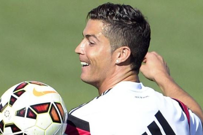 Cristiano Ronaldo en el entrenamiento en Valdebebas.-Foto: AFP / GERARD JULIEN