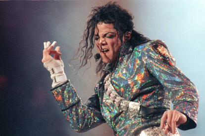 El cantante estadounidense Michael Jackson durante un concierto.-Foto: EFE/ ARCHIVO