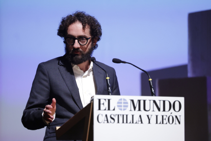 El director de El Mundo, Joaquín Manso, durante su intervención en los Premios La Posada. PHOTOGENIC