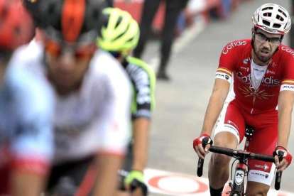 El corredor español de Cofidis, Jesús Herrada, en una etapa de la Vuelta.-MANU BRUQUE